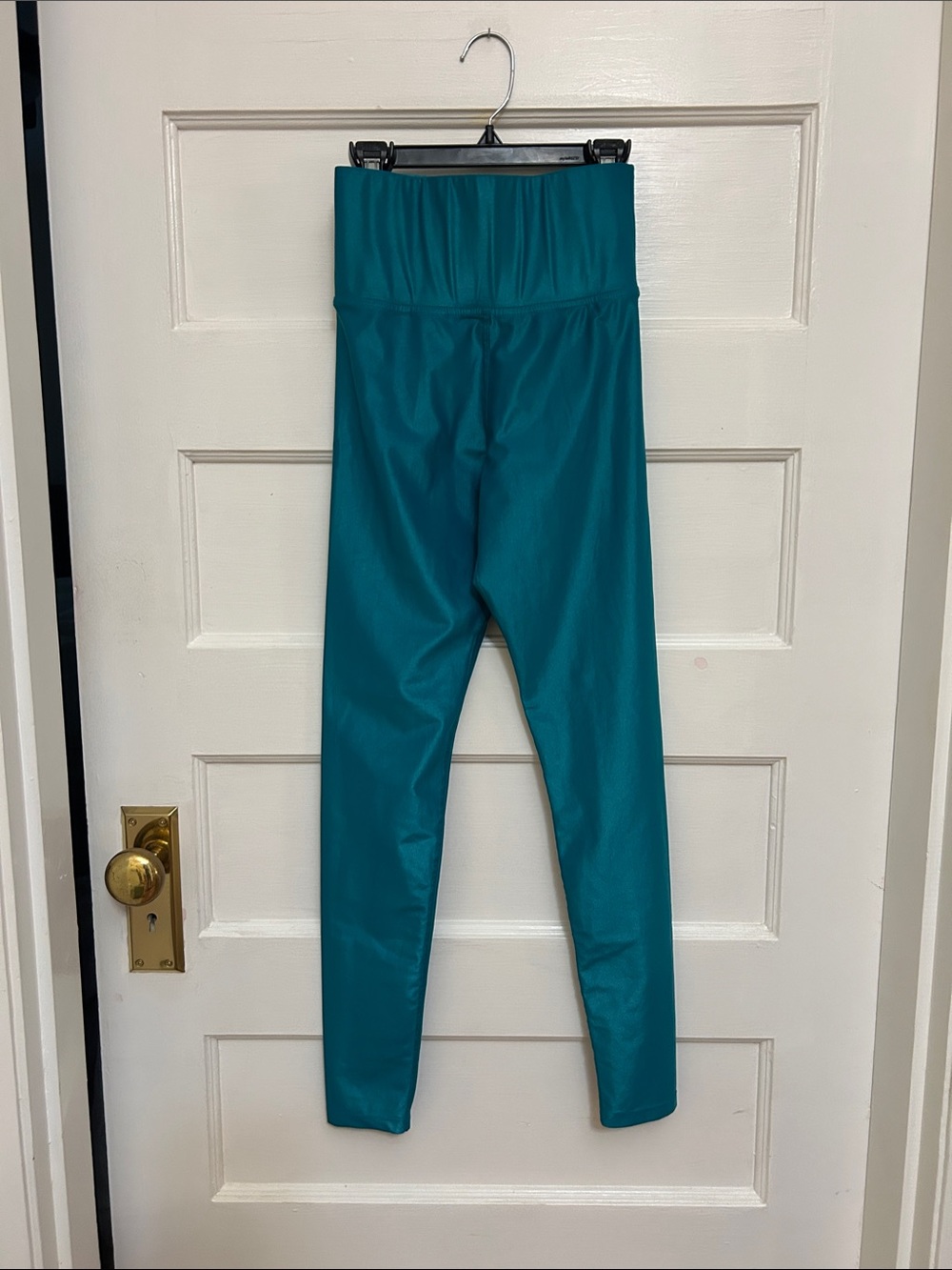 Carbon38 Teal High-Rise 7/8 leggings in Takara shine. Size S